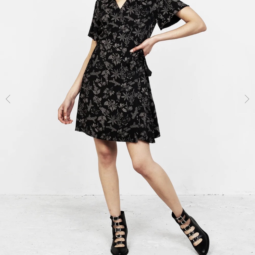 Disturbia Poisonous Plants Wrapped Mini Dress UK 18 US 14 NWOT